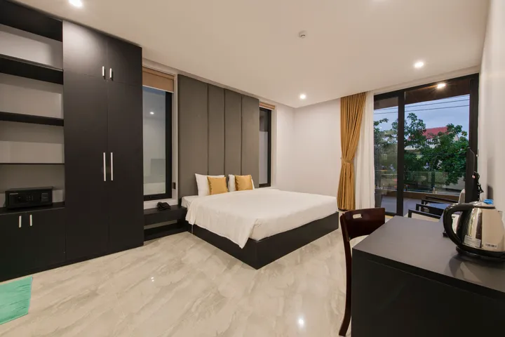 2. Deluxe king room with city view images